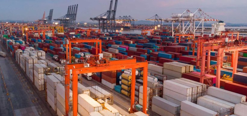 Duro golpe para la economía chilena: PIB vuelve a caer y suma dos trimestres en rojo