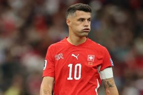 Xhaka Selección Suiza Certificado