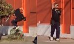 Golpeó, pateó y hasta saltó sobre ella: Capturan a sujeto acusado de brutal ataque contra mujer discapacitada en San Antonio