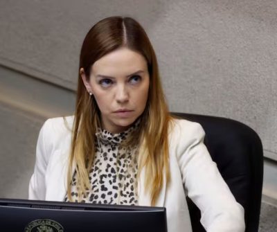 Duro revés para la Fiscalía en investigación contra Camila Flores: Quedaron con menos margen para revisar sus dispositivos