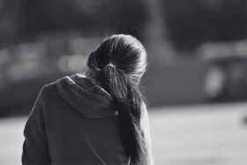 “No quiero ser prostituta”: La desgarradora historia de una adolescente que buscó ayuda tras años de graves vulneraciones
