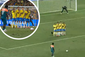 VIDEO australia Golazo tiro libre Brasil