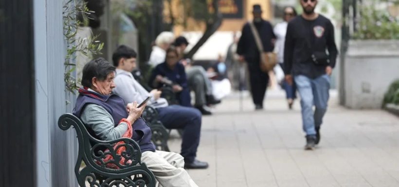 “Se destruyó empleo nuevamente”: Más de un millón de personas están sin trabajo en Chile y la crisis se agrava