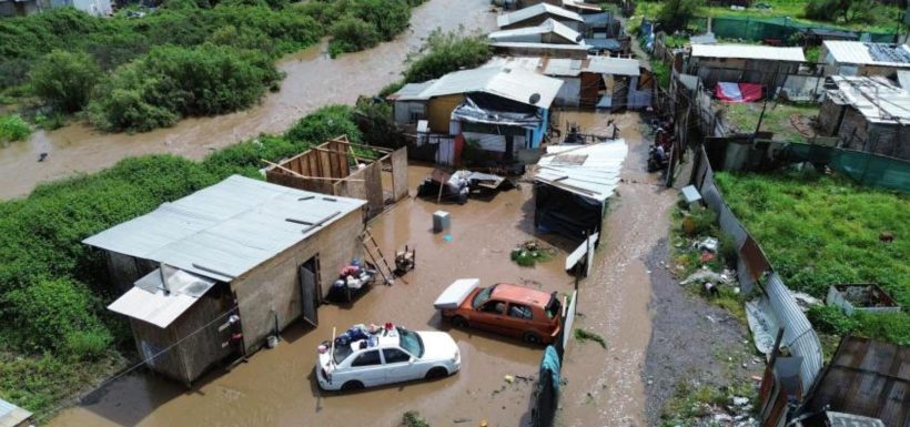 Alcalde de Talagante exige intervención urgente del Ejecutivo tras desborde del río Mapocho: “Lo tengo inundado completamente”