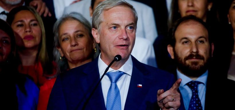 Kast resta importancia a las encuestas y defiende su forma de gobernar: “Nosotros hablamos más de hechos y no de palabras”