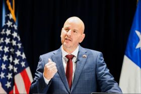 Oposición embajador de Estados Unidos en Chile, Brandon Judd.
